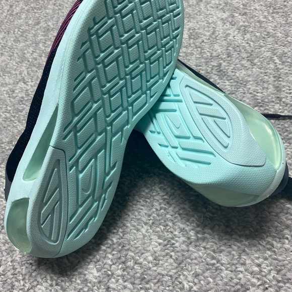 Nike Air Max - Women’s 11 - Brand New - Picture 7 of 8